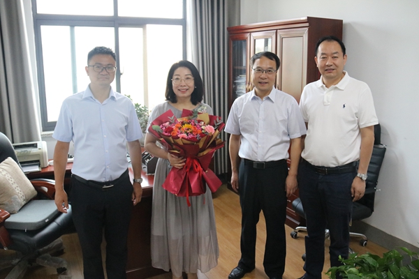 028899da899f46c2b3a671cf0387feaa.jpg 王冬梅.jpg