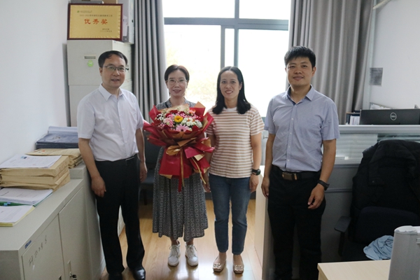 66e47aa163164ce2a3d1096235cfe464.jpg 研究生办.jpg