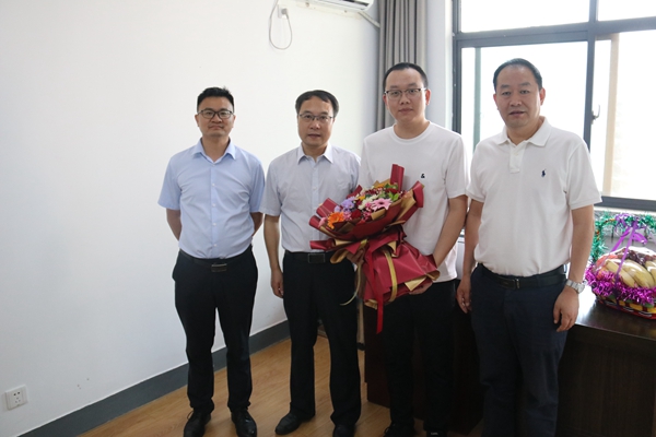 a8b9888e2cda4da9abfc9b74aecd75c0.jpg 王正阳.jpg