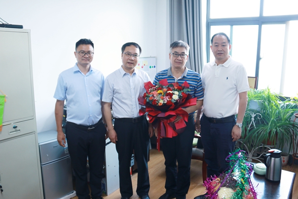 ccf39fff716c47b7b320cd5ecc6bc45f.jpg 赵鹏祥.jpg